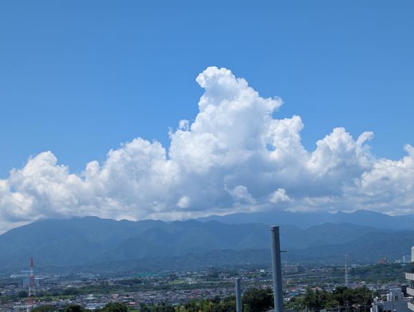 5-田添-　丹沢大山の入道雲