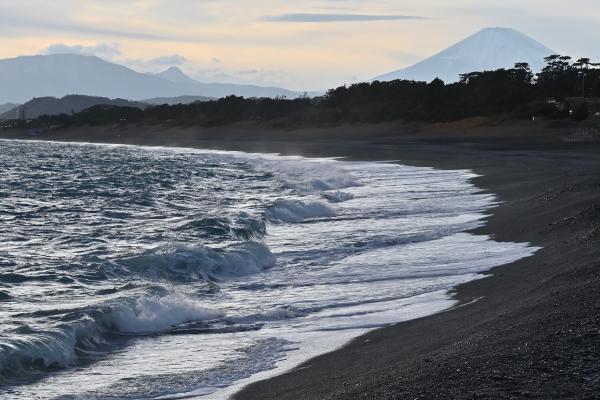 12s-DSC_61-1&rarr;撮影者&rarr;池上&rarr;タイトル&rarr;波高く